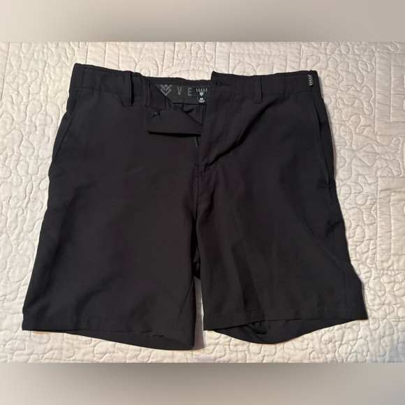 Versatile Black Men's Flat Front Shorts - Picture 1 of 2